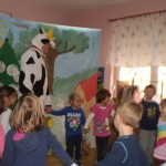Šareni svijet posjetio je naš vrtić i razveselio nas svojom predstavom