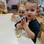 Djeca uživaju u aktivnostima s Macom Papučaricom - Vrtić Potočnica