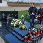 POVODOM 30. GODIŠNJICE SMRTI IVANA GENERALIĆA ZAPALJENE SVIJEĆE NA POSLJEDNJE POČIVALIŠTE PODRAVSKOG, HRVATSKOG I SVJETSKOG KLASIKA NAIVNE UMJETNOSTI